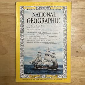Vintage National Geographic April 1962 Bounty New Zealand Tuamotus Bird Jet Boat